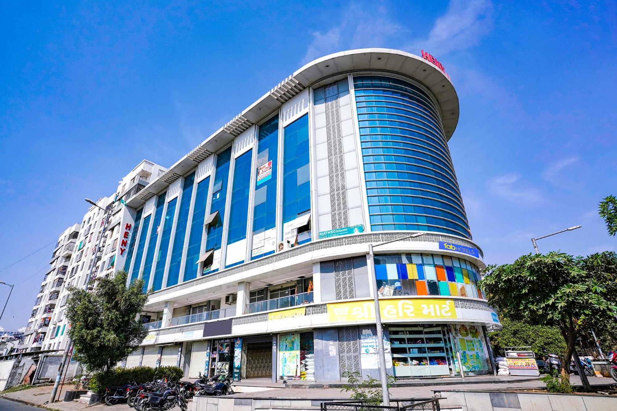 Fabhotel 7 Star Сурат Экстерьер фото